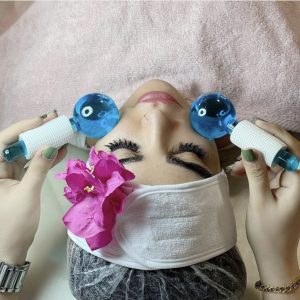 فیشیال و پاکسازی صورت در سالن زیبایی سپیدار